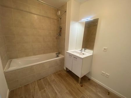 Location Appartement 3 pièces 65m² HEROUVILLE ST CLAIR 14200 - Photo 5