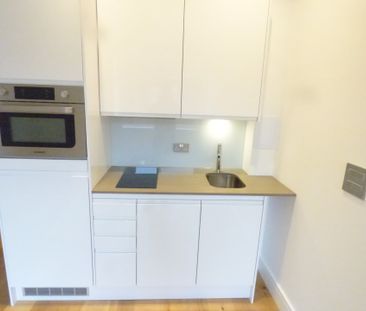 Large unfurnished 1 bedroom Apartment for rent - Photo 4