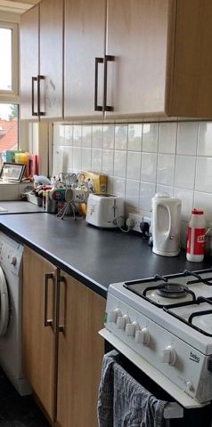 Room in a Shared Flat, West Court, BN3 - Photo 1