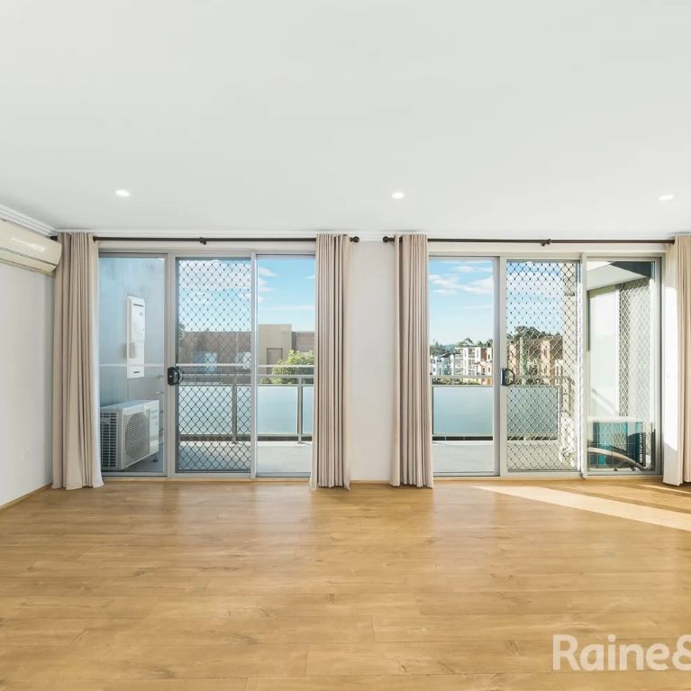 Two-Bedroom Apartment in Heart of Westmead - Photo 1