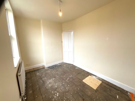 45 Nelson Street, YO12 7SZ, Scarborough - Photo 2