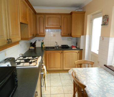 3 bedroom semi-detached house to rent - Photo 5