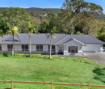 NEWLY BUILT HOME INCLUDING LAWN MAINTENANCE ONLY 5 MINUTES TO THE M1 - Photo 2