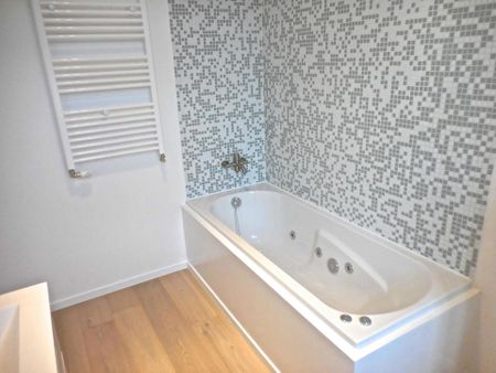 Vlotte verbinding met het centrum - Foto 4