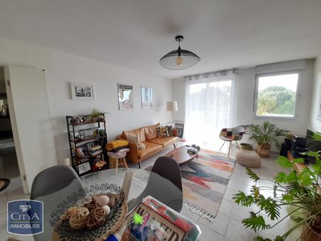 Location Appartement 3 pièces 65m² LAVAUR 81500 - Photo 2