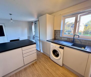 3 bedroom flat to rent - Photo 4