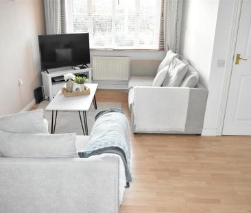 3 bedroom semi-detached house to rent - Photo 5