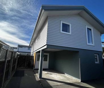 Modern two bedroom townhouse in Linwood! - Photo 2