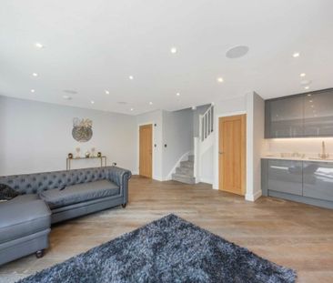 Surbiton Hill Road, KT6, London - Photo 2