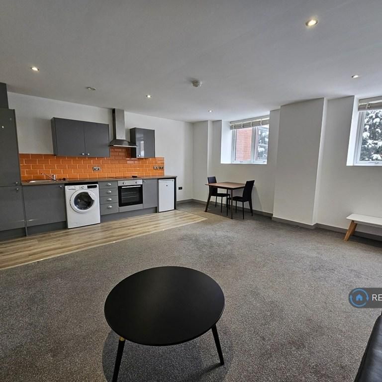 2 bedroom flat to rent - Photo 1