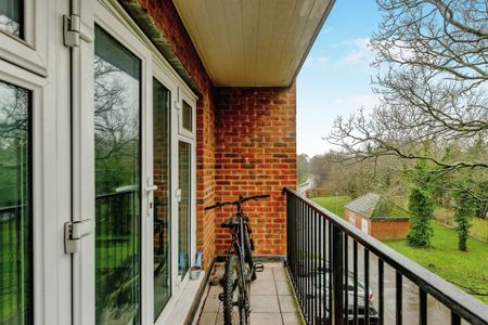 Woodfield Road, Crawley - Photo 5