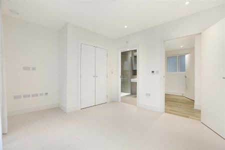 3 bedroom flat to rent - Photo 3