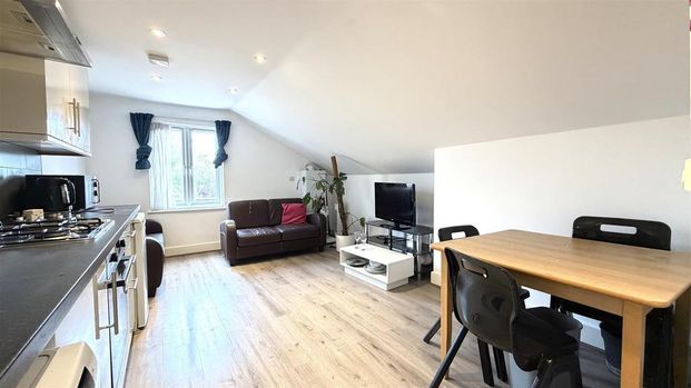 2 bedroom flat to rent - Photo 1