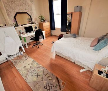 6 bedroom House in Cardigan Road, Leeds - Photo 6