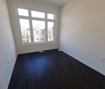 For Lease - 2980 Seagrass Street, Pickering, Ontario - Photo 3