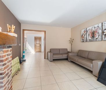 Ruime gezinswoning in het hart van Ardooie! - Photo 2