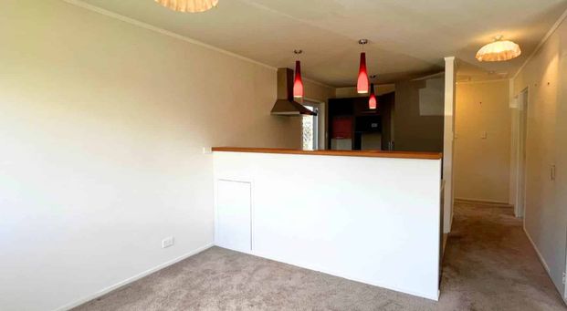 2 Bedroom home in Kensington - Photo 1