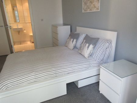 350 Meadowside Quay Walk - Photo 4