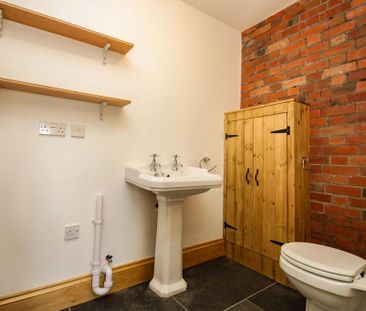 2 bedroom barn conversion to rent - Photo 6