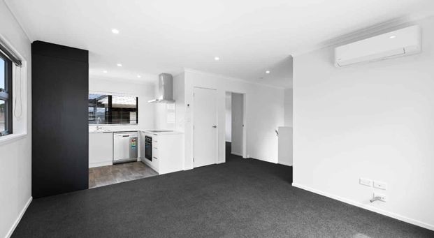 Great location - Quiet Street - RENT SPECIAL - Photo 1