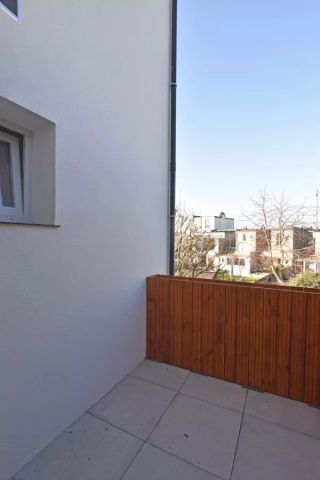 Zeer mooi gerenoveerd één-slaapkamer appartement met terras te Deurne. - Foto 2