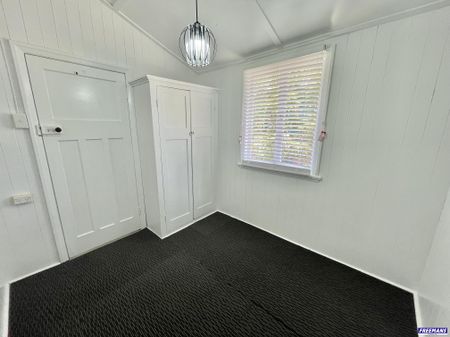 LOVELY CHARACTER HOME - Photo 5
