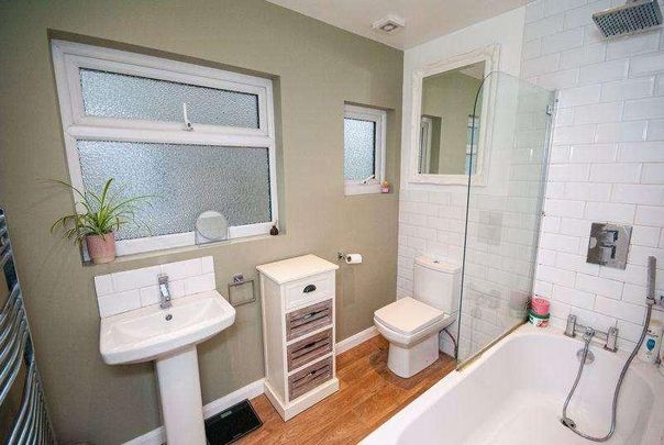 Station Road, Leigh-on-sea, SS9 - Photo 1