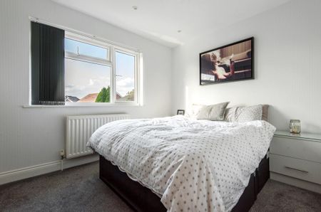 2 bedroom end of terrace house to rent - Photo 2