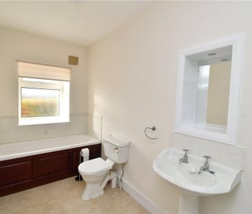 2 bedroom bungalow to rent - Photo 1