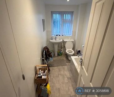 2 bedroom flat to rent - Photo 6