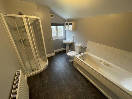 2 bedroom terraced house to rent - Photo 4