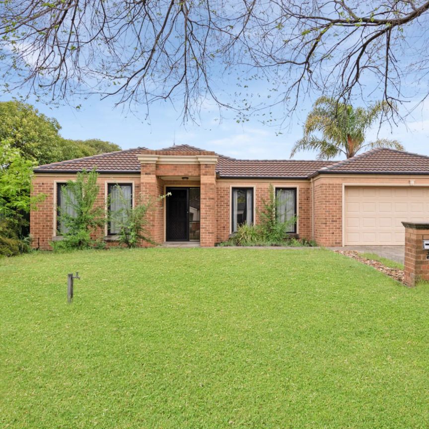 Stylish Living in a Quiet Strathfieldsaye Court - Photo 1