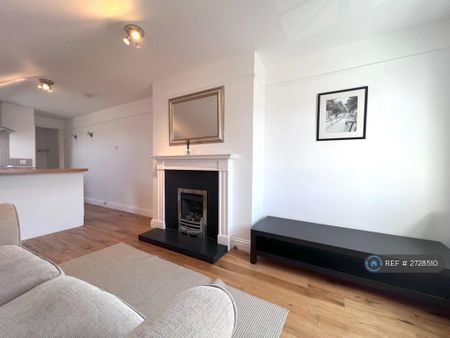1 bedroom flat to rent - Photo 2