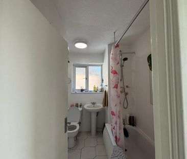 2 bedroom maisonette to rent - Photo 5