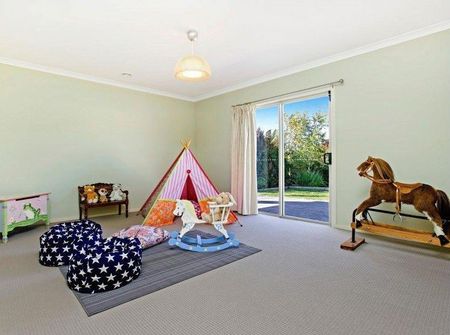 Fantastic Family Home! - Photo 2