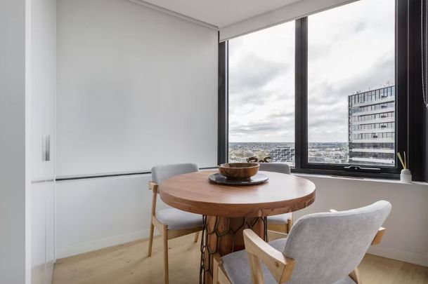 Bright and Stylish with Bay Views, Pool & Sauna/ Steam Room. - Photo 1