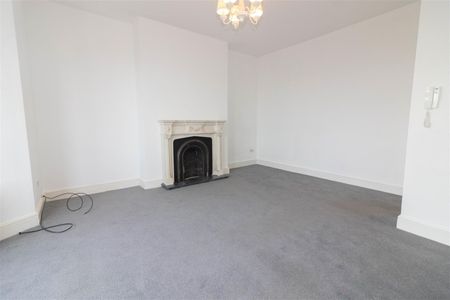 2 Bedroom Flat - Ground Floor - Photo 2