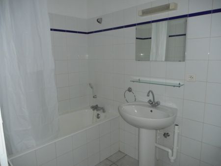 Location Appartement 2 pièces 58m² REIMS 51100 - Photo 4