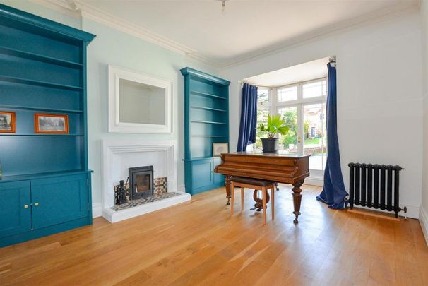 4 bedroom detached house to rent - Photo 1