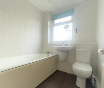 3 bedroom end of terrace house to rent - Photo 6