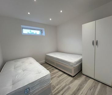 Two bedroom ground floor flat close to chadwel heath- 1800 pcm - Photo 3