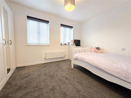 3 bed semi-detached house to rent in Mersea Crescent, Wickford, SS12 - Photo 3