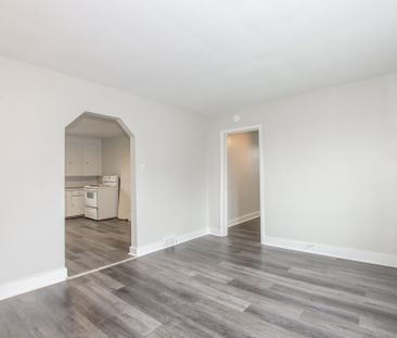 Cozy 2 Bedroom Upper Unit in Welland!! - Photo 1