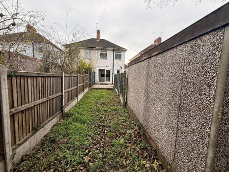 2 bedroom semi-detached house to rent - Photo 5