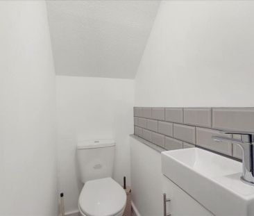 4 bedroom terraced house to rent - Photo 6