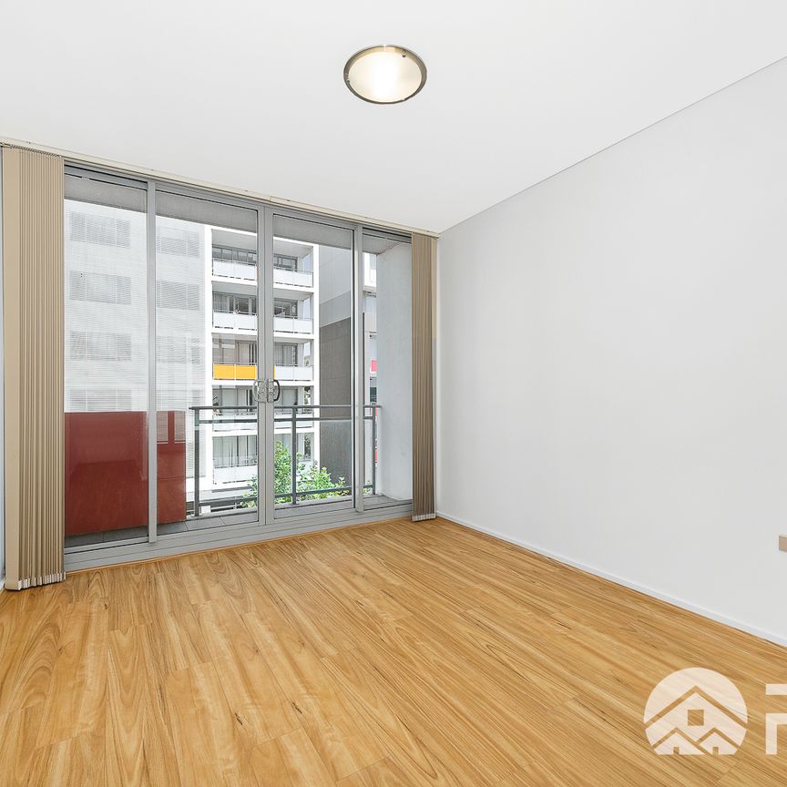 Newly Renovated 2-bedroom Apartment in Strathfield for Lease Now! - Photo 1