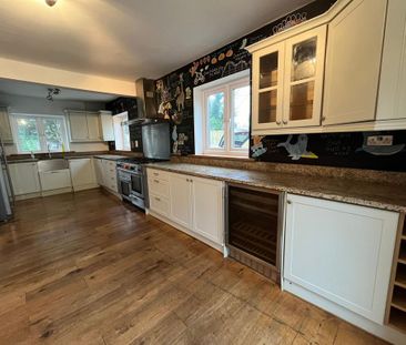 3 bedroom detached house to rent - Photo 4