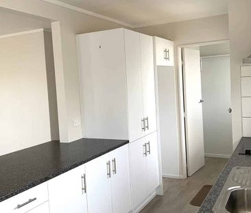 Charming 3 bedroom Home Paraparaumu Beach - Photo 3