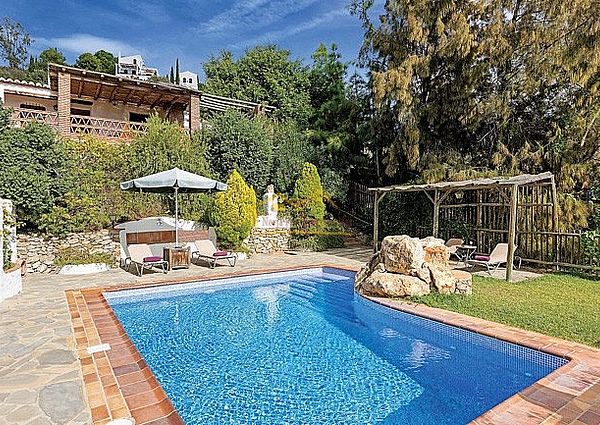 Villa for long term rental 3 km from Frigiliana