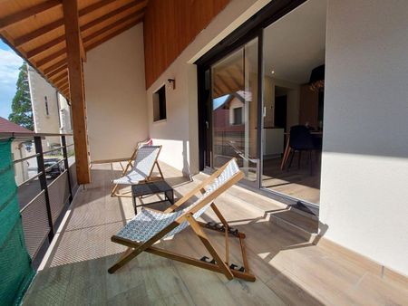 Opportunité : Appartement T4BIS , état neuf, meublé à 2 pas du lac - Photo 3